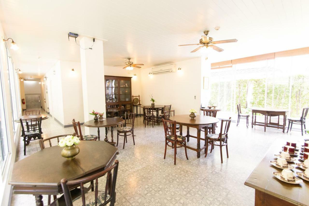 Ssip Boutique Dhevej Bangkok (Adults Only) Hotel Exterior foto